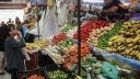 Confianza de los consumidores continuó cayendo en medio de la incertidumbre económica