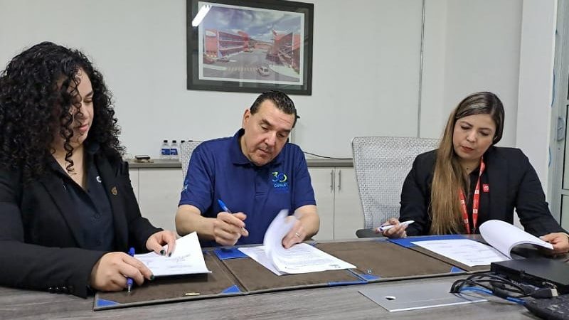 Firman CESUN Universidad y Toyota Oriente convenio para fortalecer la vinculación educativa