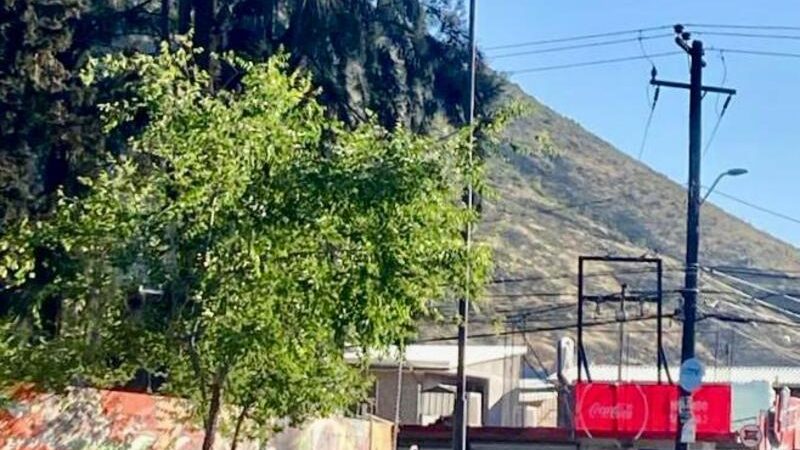 Gobierno de Tecate instala luminarias nuevas en el descanso
