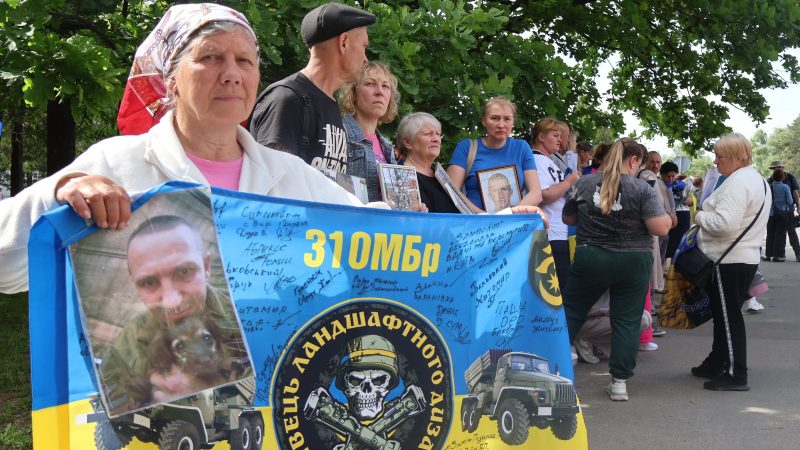 Hartos de la guerra, los ucranios desconfían tanto de Putin como de Trump