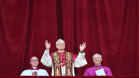 El papa León XIV lanza "llamado a la paz"en su primeras palabras; saluda a su "querida diócesis de Chiclayo"