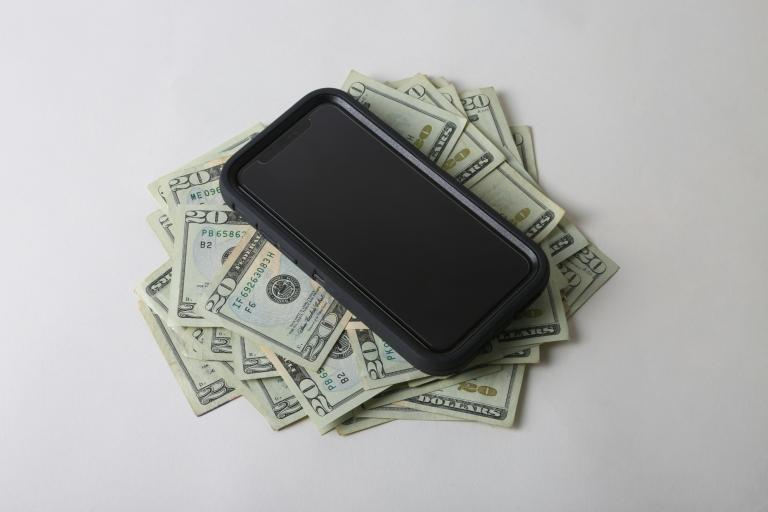 Plataformas que te permiten enviar dinero de manera urgente en EE. UU