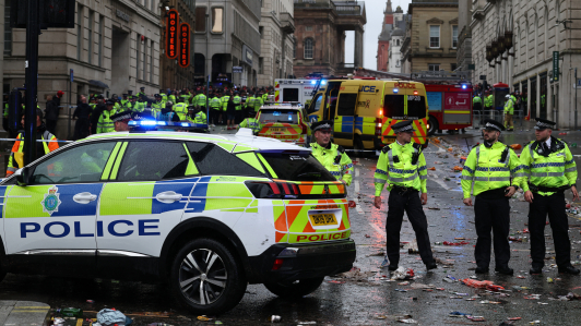 Un coche atropella a varios peatones durante desfile de la victoria del Liverpool