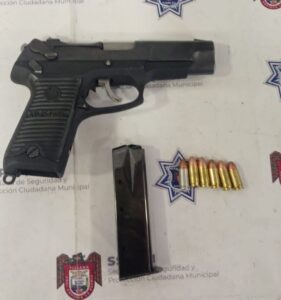 Detenido sujeto armado tras agredir a elemento de la Policía Municipal en una intervención