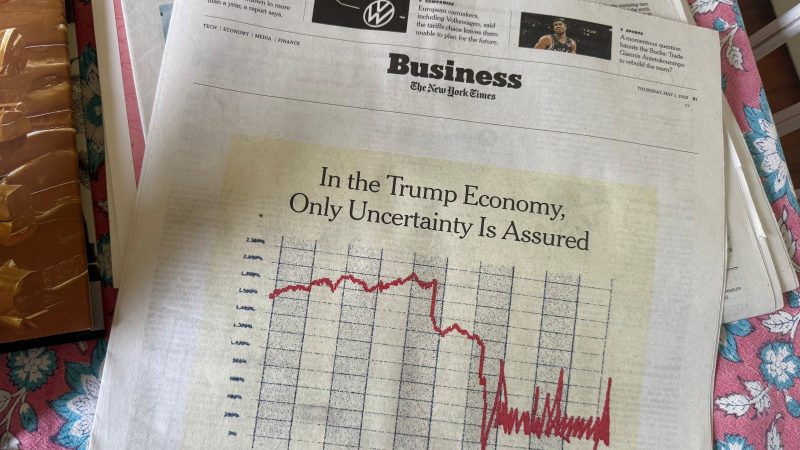 Trump sufre para defender su economía: “Tal vez los niños tendrán dos muñecas y no 30”