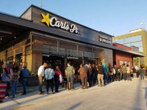 Celebrará Carl’s Jr. el “Burger Day » con hamburguesas a un peso