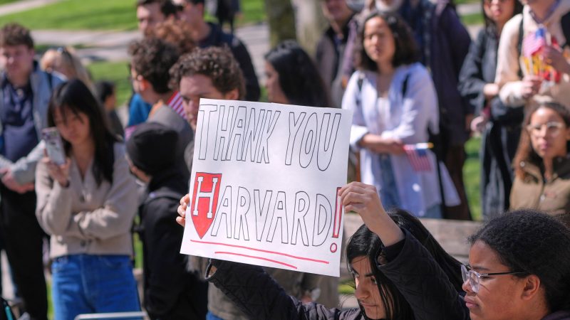 La Administración de Trump prohíbe a Harvard la admisión de estudiantes extranjeros
