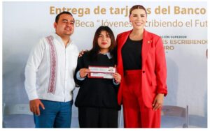 Encabeza gobernadora Marina del Pilar entrega de tarjetas “Jóvenes Escribiendo el Futuro”en beneficio de estudiantes universitarios