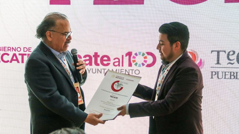 Tecate recibe Distintivo Nacional de Calidad Turística en el Tianguis Turístico 2025