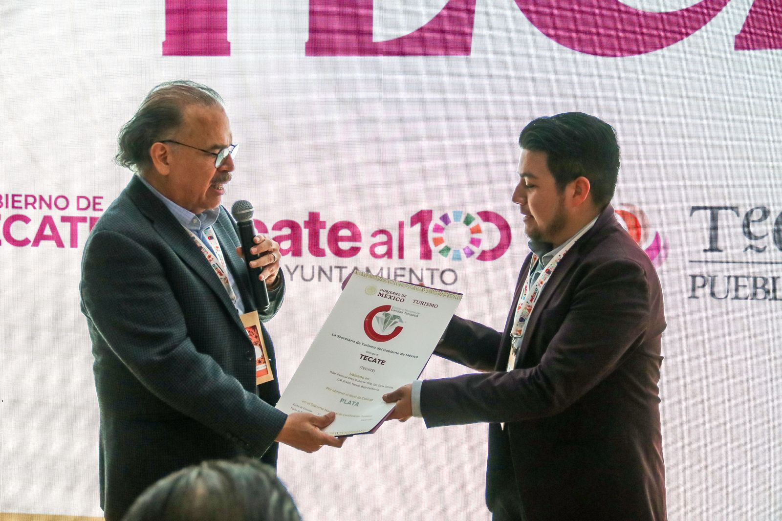Tecate recibe Distintivo Nacional de Calidad Turística en el Tianguis Turístico 2025