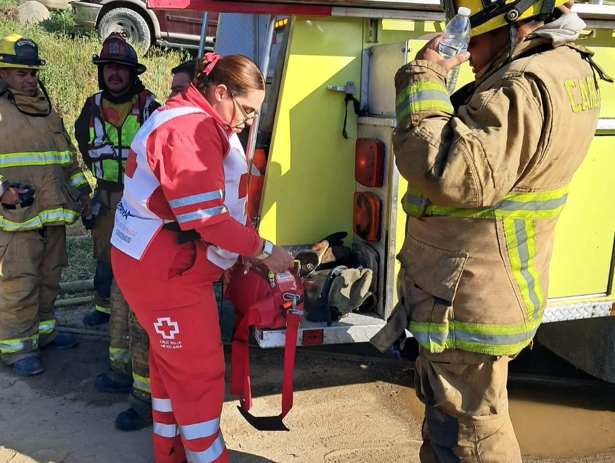 Gobierno de Tecate destaca respuesta inmediata de Bomberos ante incendio de vivienda en Colonia El Rincón
