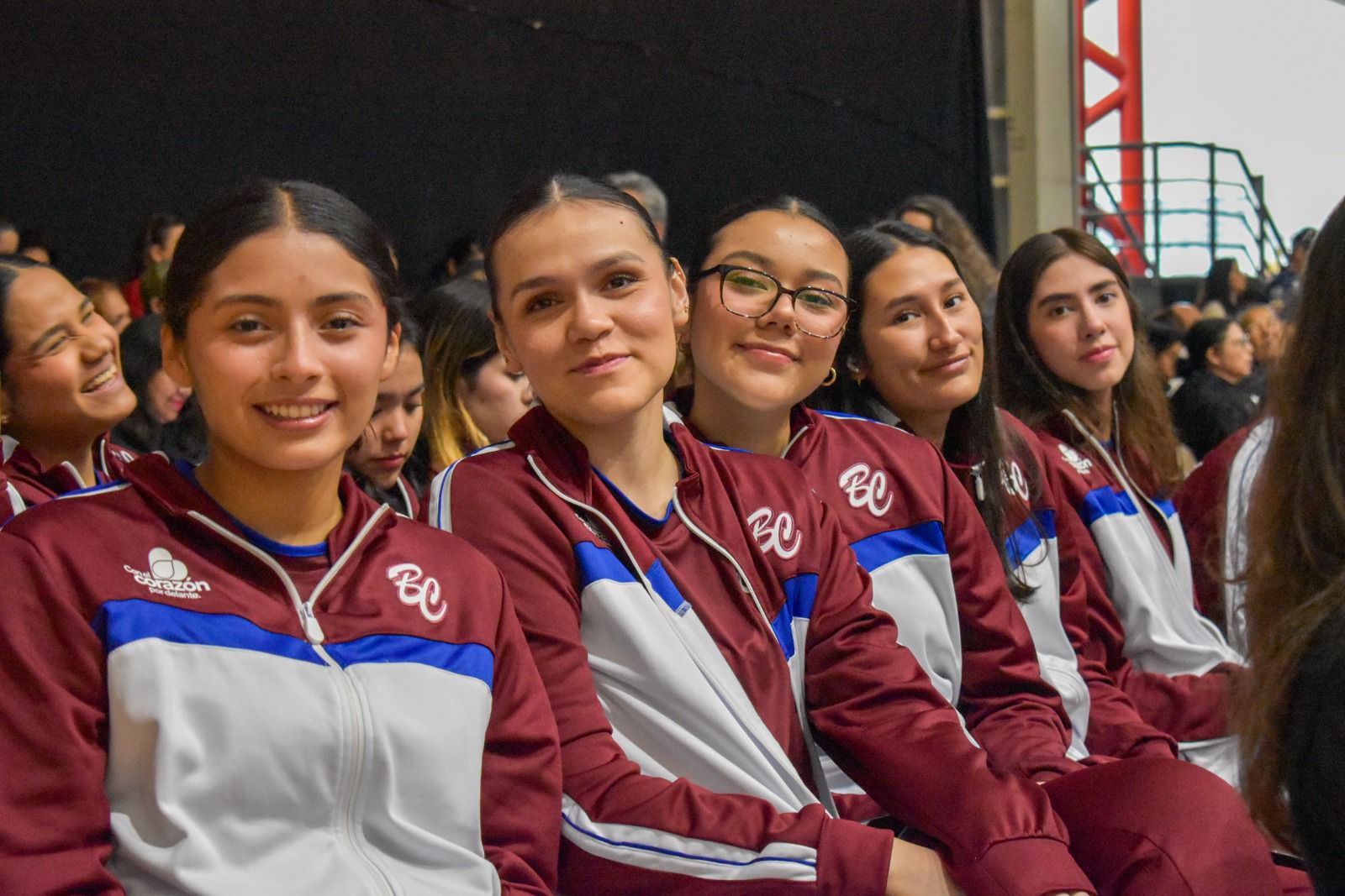 Abandera Gobierno del Estado a atletas rumbo a Olimpiada Nacional 2025
