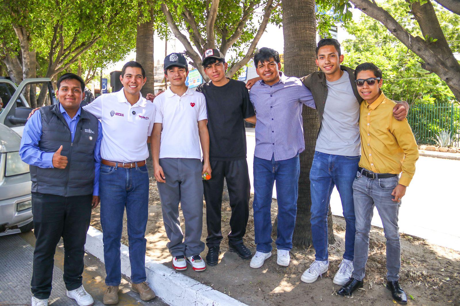«Jóvenes Evolucionado» adopta camellón sobre el bulevar Universidad