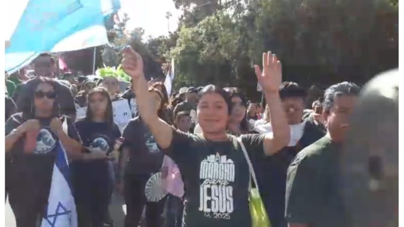 Con música, danza y oraciones, miles participan en la “Marcha para Jesús 2025” en Tijuana