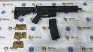 Asegura Policía Municipal de Tijuana a persona con fusil de asalto