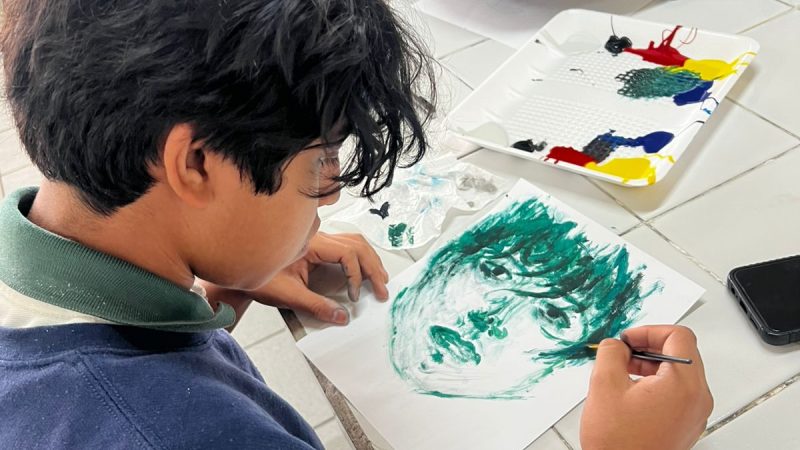 Desarrollan su talento estudiantes de CONALEP 154 Mexicali II en Taller de Pintura