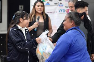 Bienestar Municipal entrega apoyos canasta básica a 35 familias de Tecate