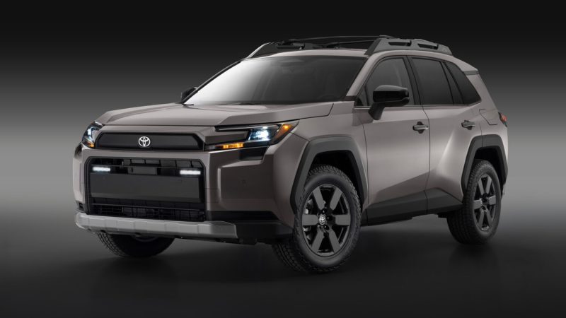 Adiós a la gasolina, la nueva generación de Toyota RAV4 solo será híbrida