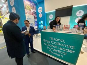 Proyecta Baja Health Cluster la oferta médica de Baja California en el Tianguis Turístico 2025