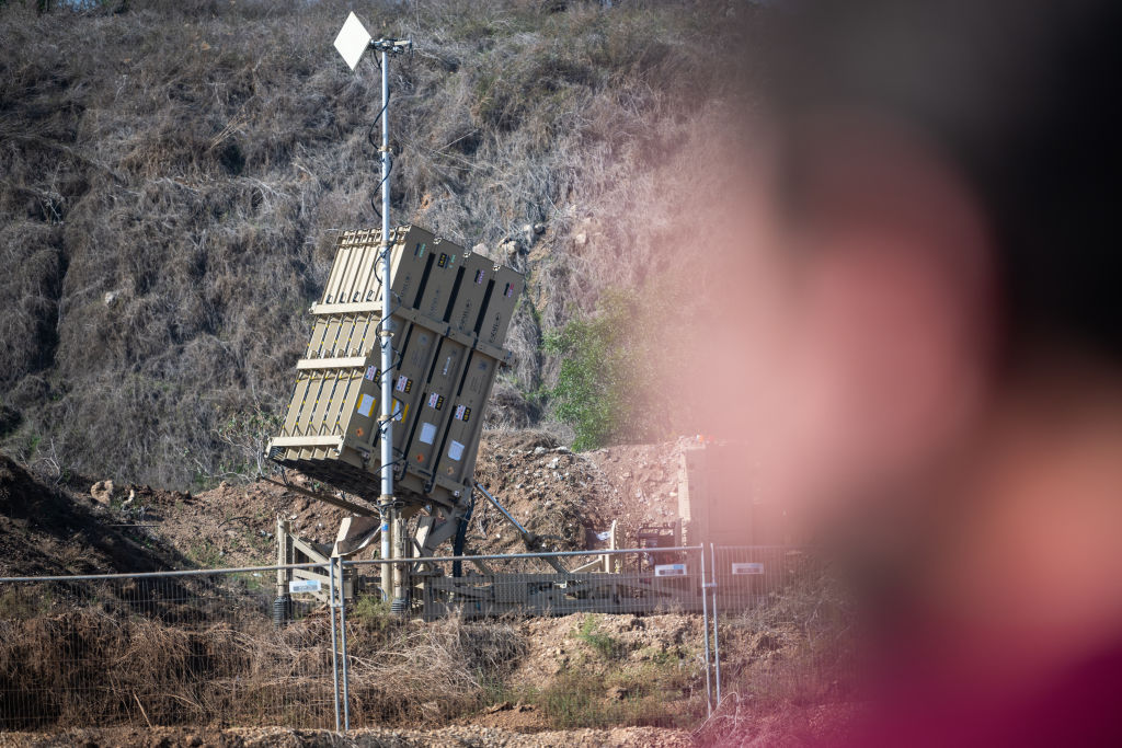 Esto cuesta cada misil del domo de hierro que intercepta ataques en Israel