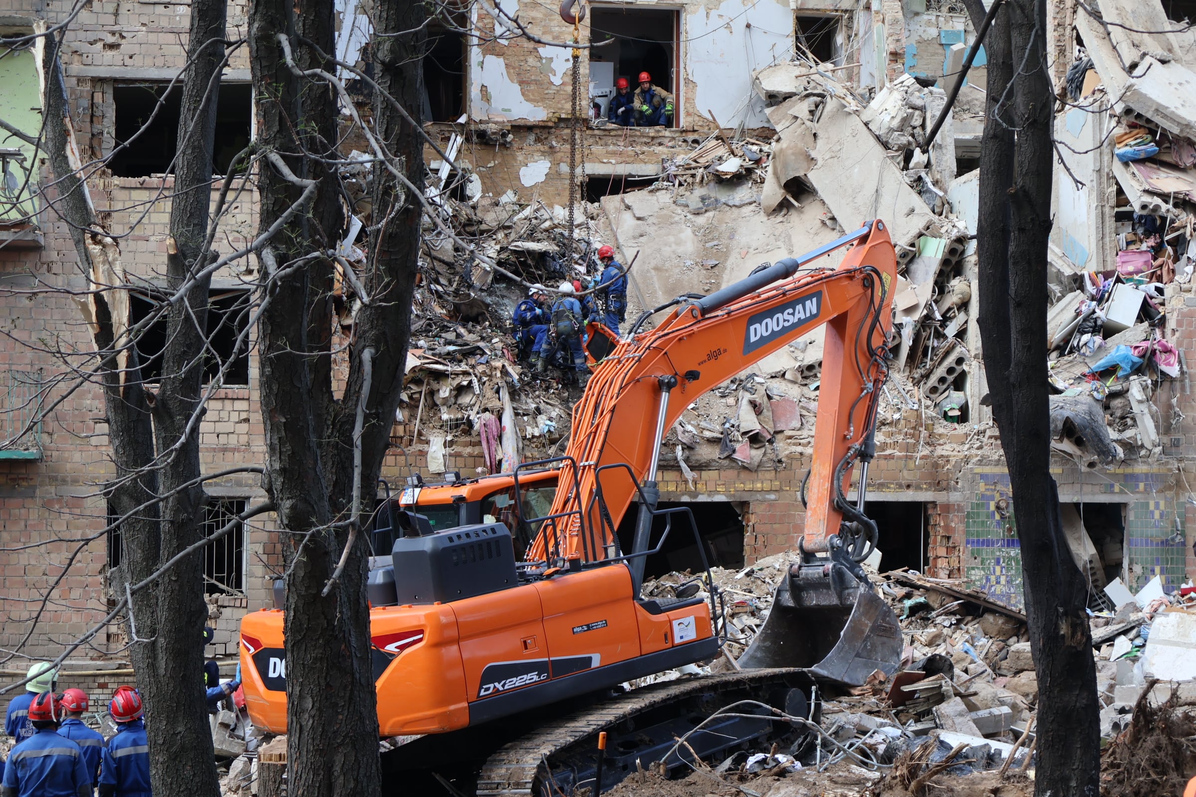 Un misil ruso vuelve a provocar una masacre de civiles en Kiev
