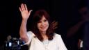 Fernández de Kirchner pide a la justicia aclarar si puede salir al balcón a saludar las protestas de apoyo