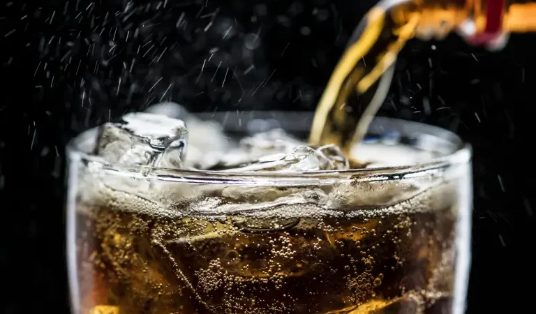 "El consumidor sigue comprando 'refresco', pero accede a bebidas más saludables": MexBeb