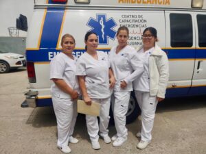 Se gradúan usuarias de CEJUM como auxiliares de enfermería