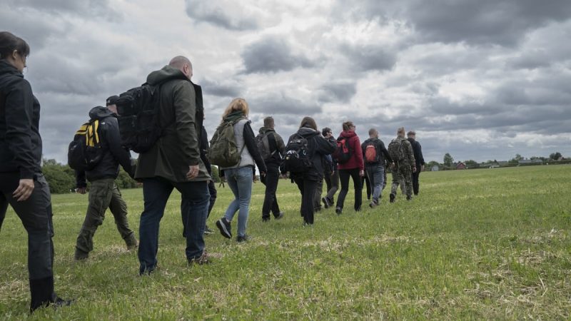 Sábado de instrucción militar para civiles en Polonia: “Quiero aprender cosas útiles en caso de guerra; es mi deber patriótico”