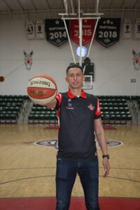 Ídolos del baloncesto local formarán a las futuras estrellas en el ZonkeyCamp Básquetbol