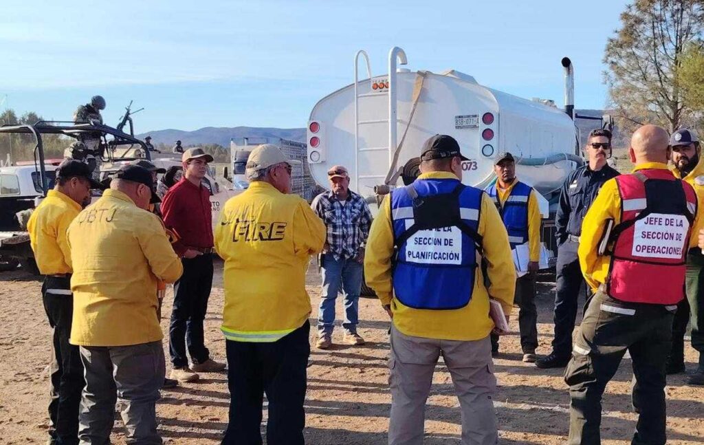 Gobierno de Tecate fortalece acciones preventivas y de combate en incendio forestal de La Rumorosa