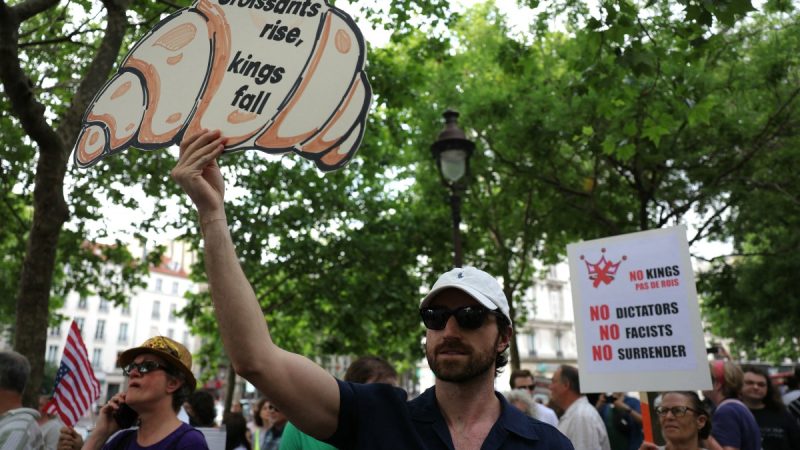 Protestan en 1,500 ciudades del mundo contra Trump durante su desfile militar