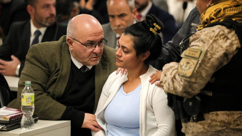 Enfermera mató a cinco bebés en el hospital; la condenan a cadena perpetua