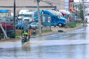 Informa Protección Civil de Tijuana que continuarán lloviznas y chubascos aislados por tormenta tropical Alvin hasta el domingo