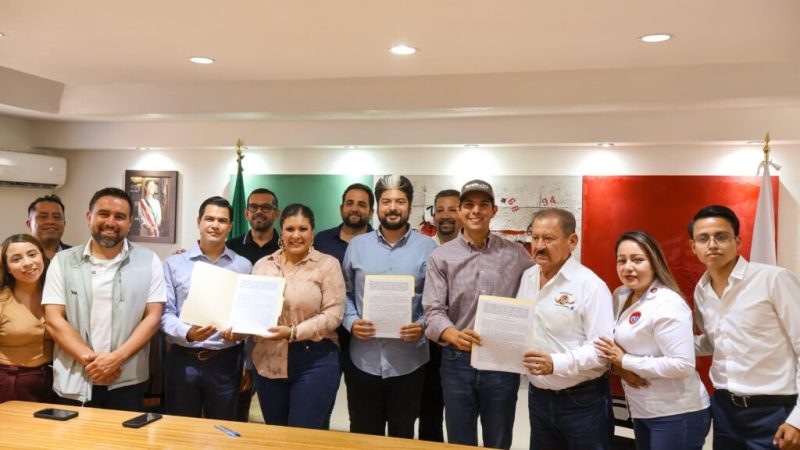 Gobierno de Tecate realiza histórica firma de convenio con Sintoiac y Comex