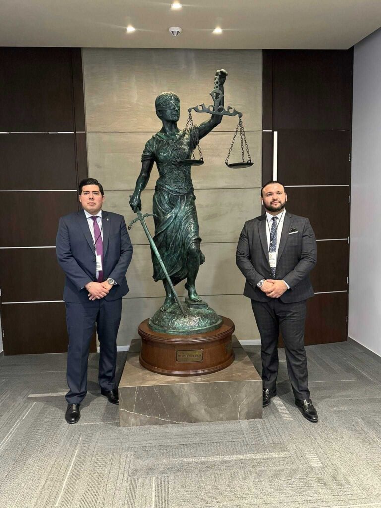Realizan integrantes el Colegio de Abogados de Tijuana viaje de actualización Jurídica y Profesional