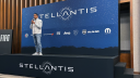 Stellantis podría cerrar fábricas debido a multas de la UE por emisiones de carbono