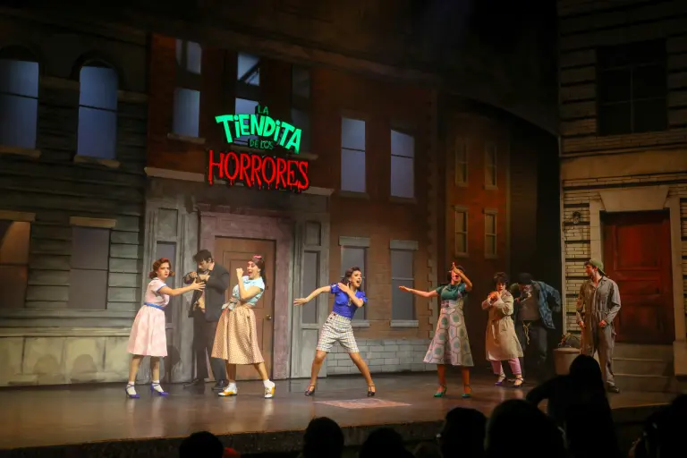 La Tiendita de los Horrores, la obra clásica de Broadway que sorprendió al Club El Economista