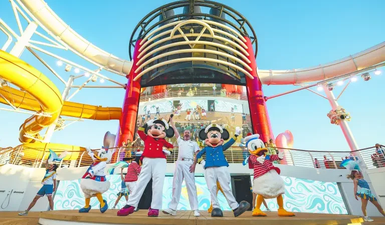 Qué ver en Disney 2025: Nuevas atracciones, desfiles y restaurantes