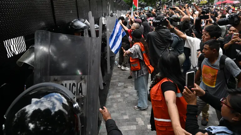 Tercera marcha contra gentrificación en CDMX concluye con saldo blanco FOTOS