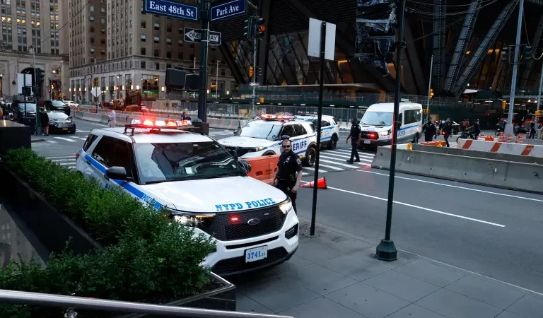Tiroteo en Manhattan deja al menos cuatro muertos, incluido un policía