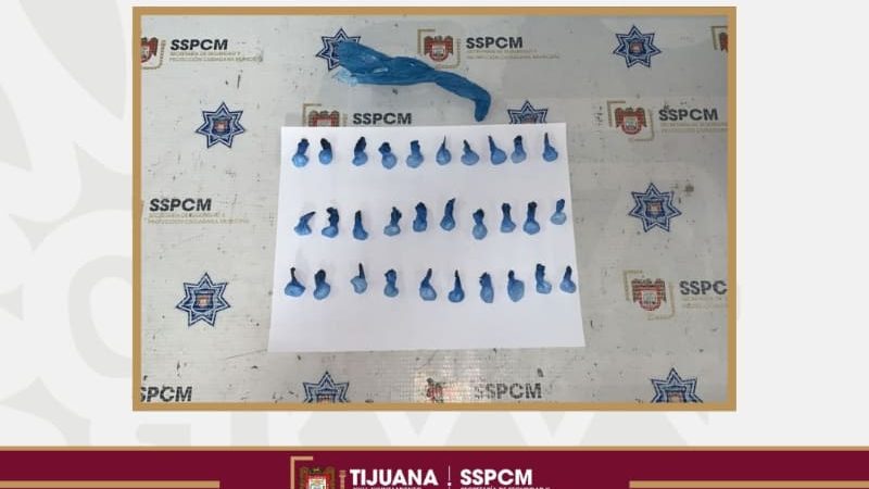 Asegura Policía Municipal de Tijuana a tres personas con sustancias prohibidas