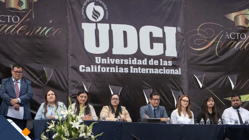 Celebra Liceo UDCI ceremonia de graduación con 115 egresados