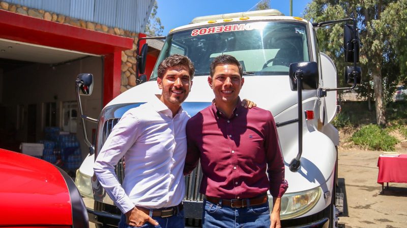 Entregan unidad de rescate y pipa al H. Cuerpo de Bomberos de Tecate gracias a la Colecta 2025