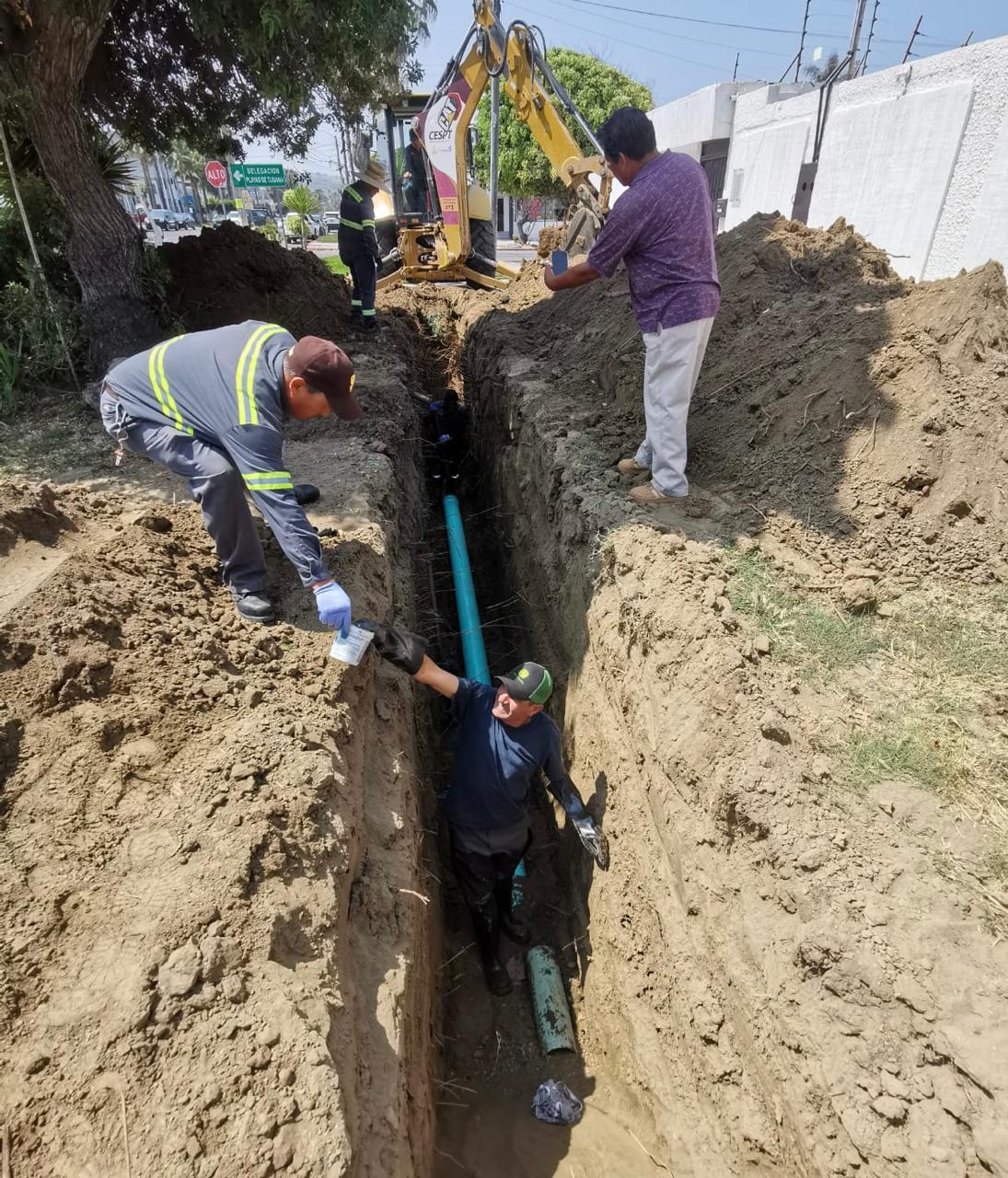 Rehabilita CESPT diariamente red sanitaria en zona de alta afluencia en Tijuana