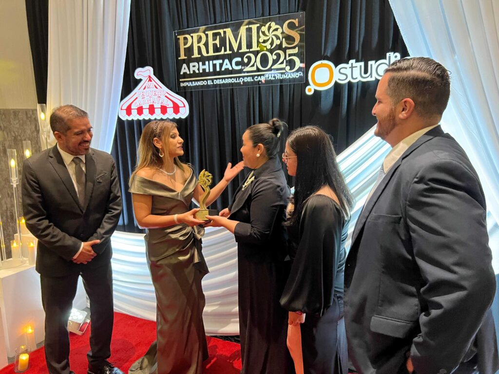 Reconocen las mejores prácticas durante los “Premios Arhitac 2025”