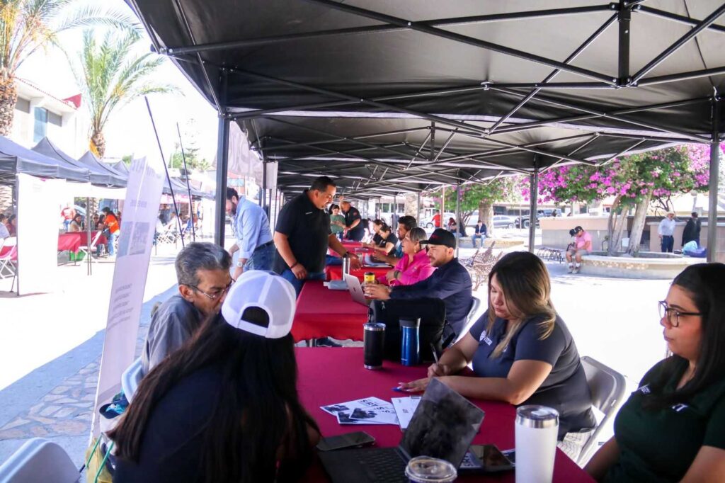 Román Cota acerca el Gobierno a la gente en jornada ciudadana