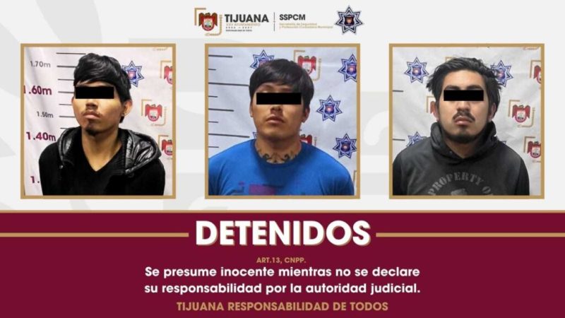 Intercepta Policía Municipal de Tijuana camión de transporte con arma larga en su interior