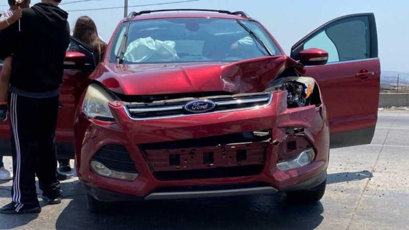 Fuerte choque entre camión de volteo y camioneta en el bulevar Héctor Terán Terán