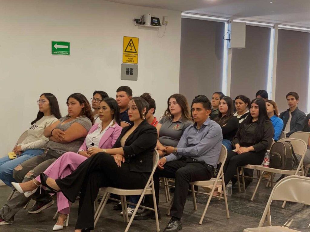Fiscal Regional de Playas de Rosarito imparte conferencia sobre Procuración de Justicia en universidad